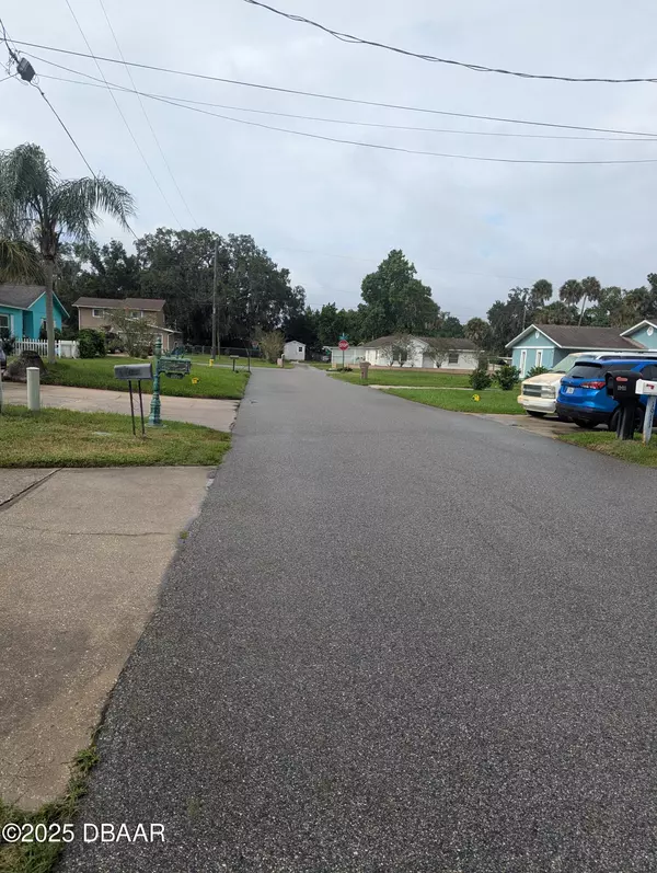 Daytona Beach, FL 32119,1906 W Blake PL SW