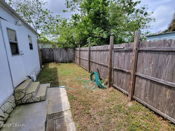 South Daytona, FL 32119,22 E Cherrywood CT E