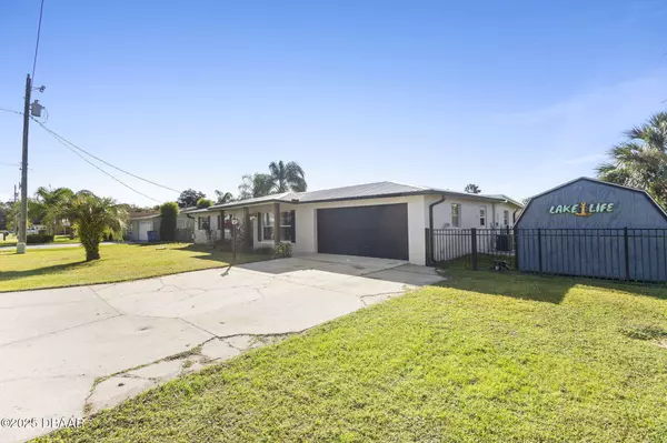 Astor, FL 32102,1617 Paradise LN