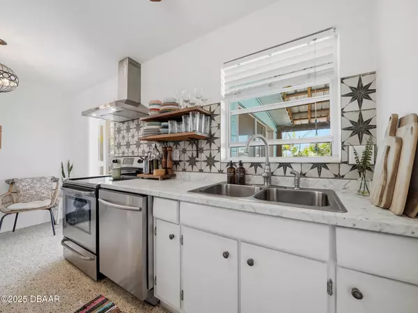 Daytona Beach, FL 32118,3258 Esperanza AVE