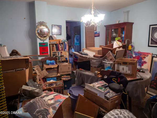 Daytona Beach, FL 32117,212 Strawberry LN