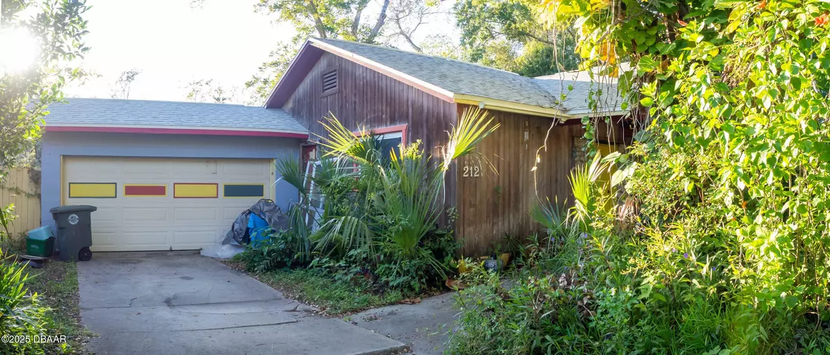 Daytona Beach, FL 32117,212 Strawberry LN