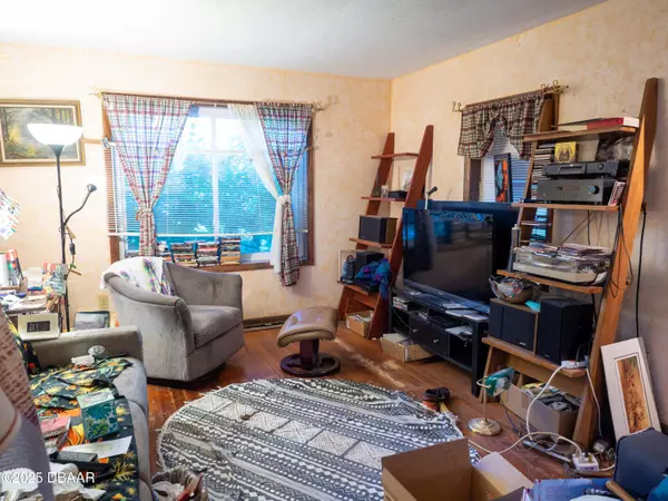 Daytona Beach, FL 32117,212 Strawberry LN