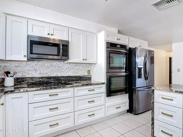 South Daytona, FL 32119,1725 Jacobs RD