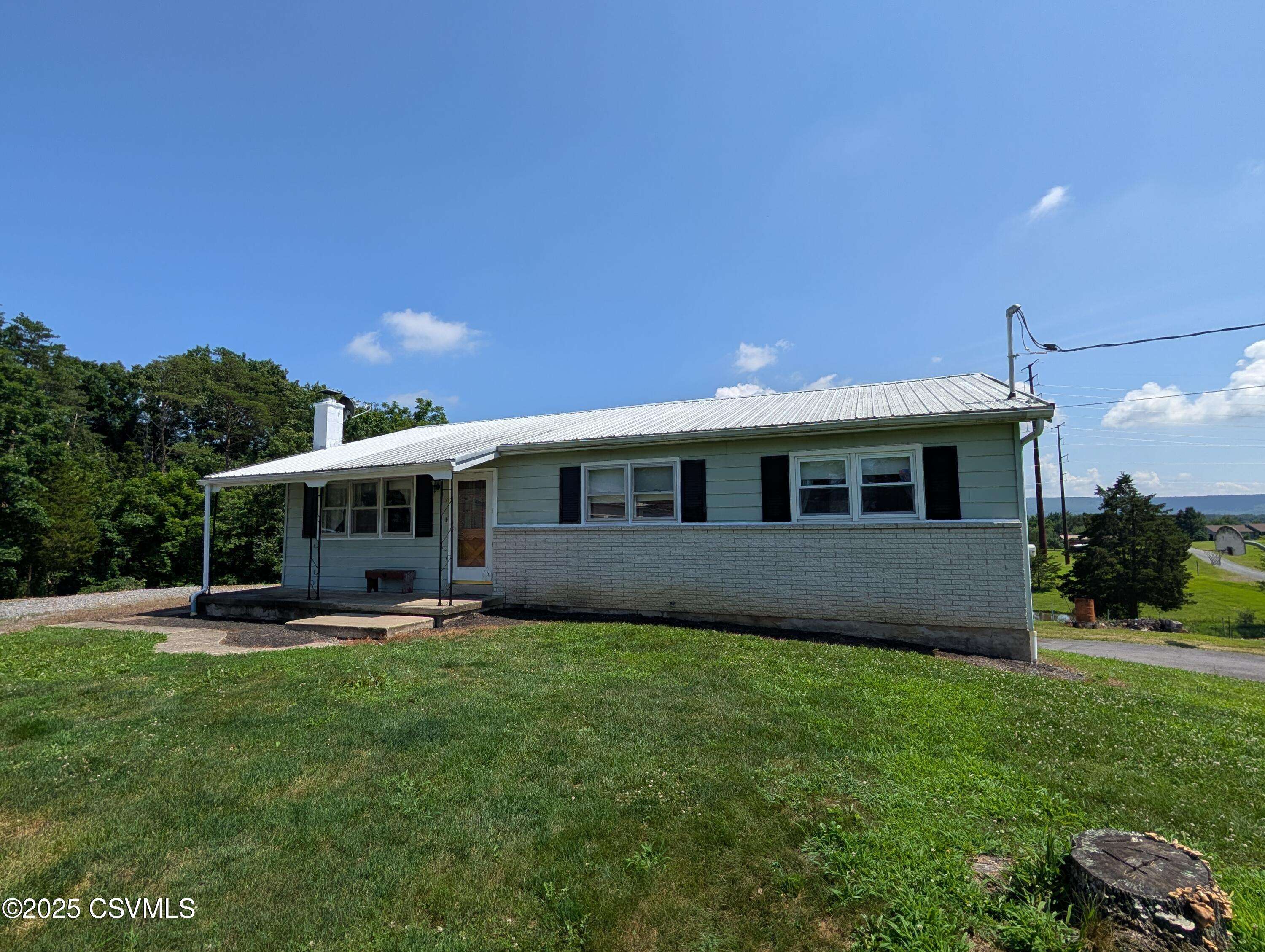 1041 SMITH RD, Danville, PA 17821