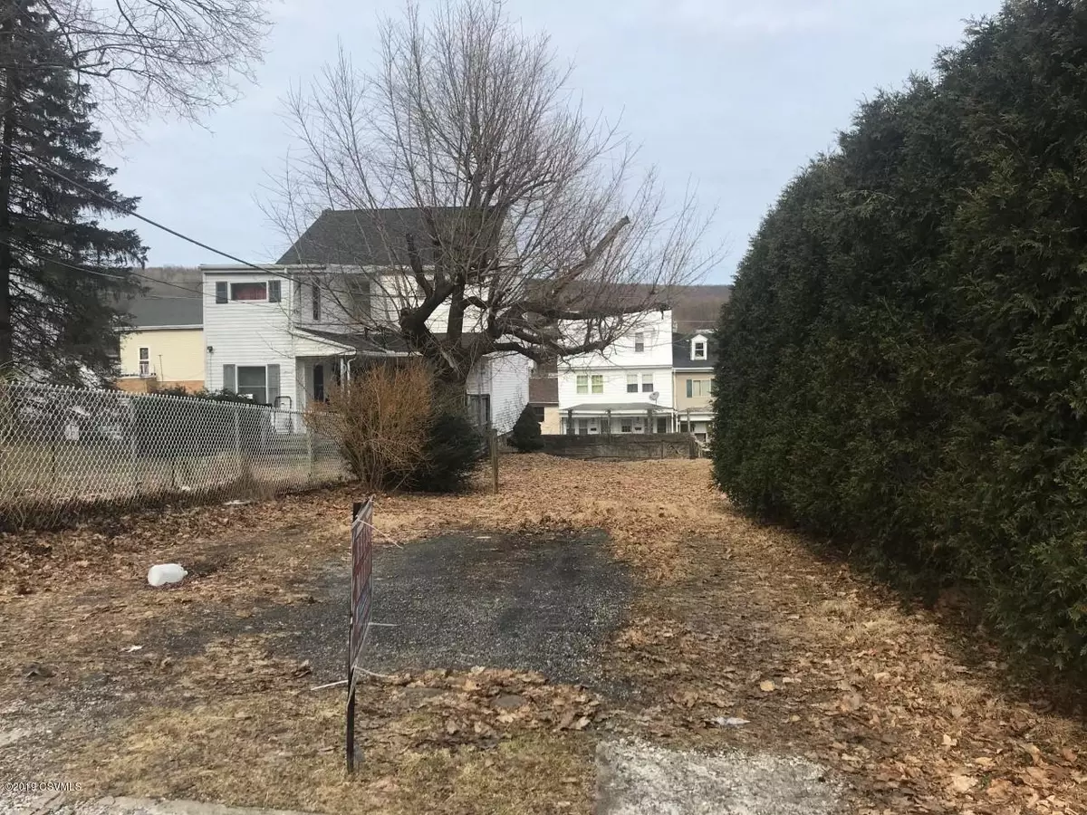 Ashland, PA 17921,WALNUT ST