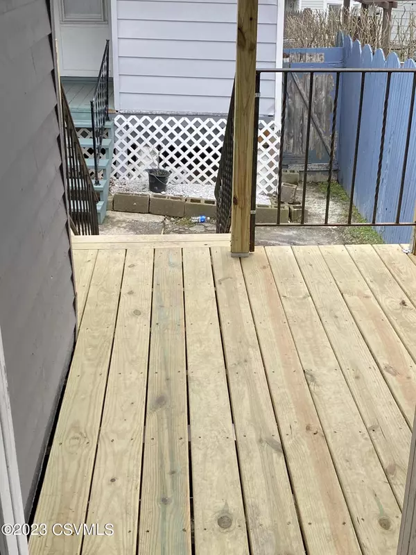 Nanticoke, PA 18634,322-324 FRONT ST