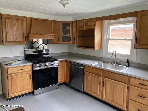 Bloomsburg, PA 17815,42 E 10TH ST