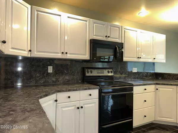 Northumberland, PA 17857,370 EMPRESS TREE LN