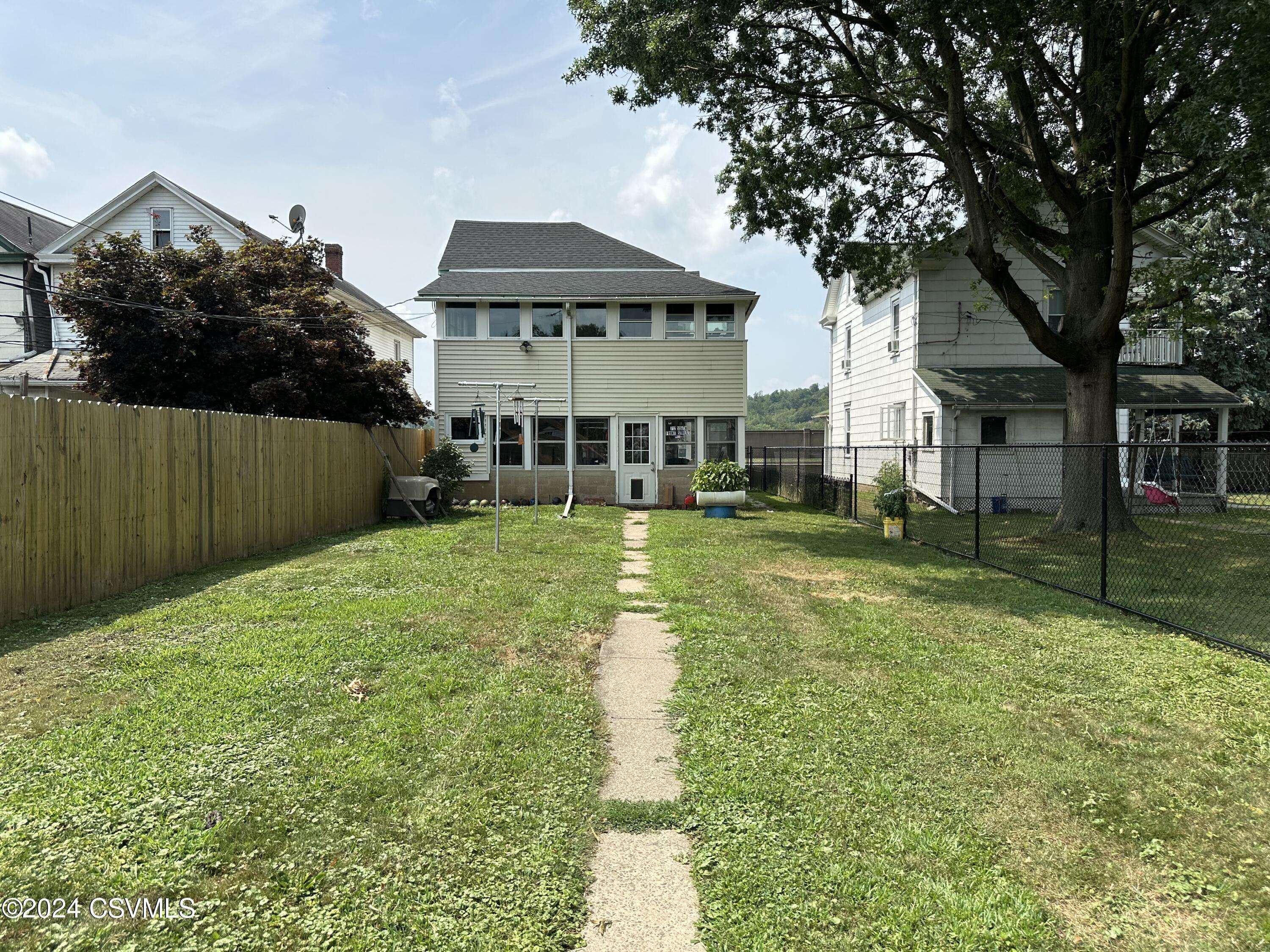 Sunbury, PA 17801,712 S FRONT ST