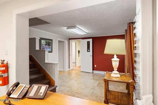 Lewisburg, PA 17837,521 N DERR DR