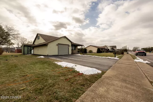 Berwick, PA 18603,1024 ROSLYN DR