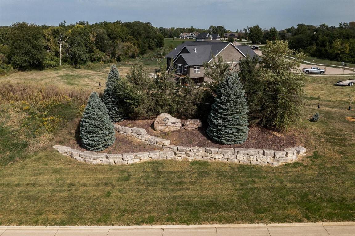 5210 Shadowood CT SW, Cedar Rapids, IA 52404