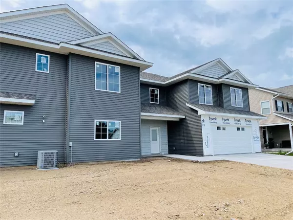 Hills, IA 52235,303 Old Oak Ridge AVE