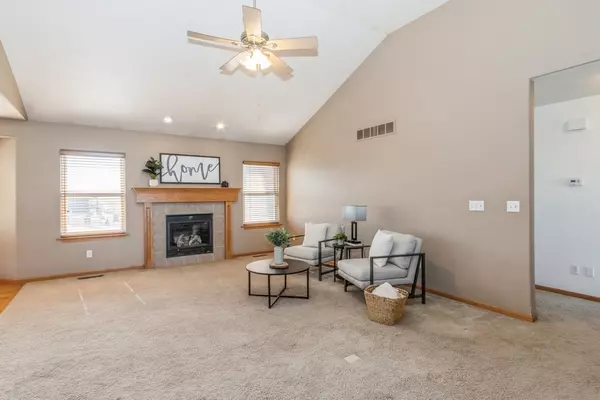 Williamsburg, IA 52361,203 Karen DR