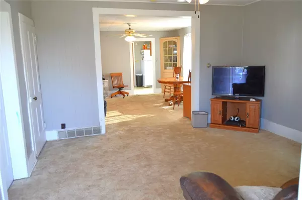 Vinton, IA 52349,614 W 8th ST