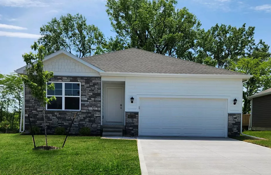 3330 Dreusicke DR, Coralville, IA 52241