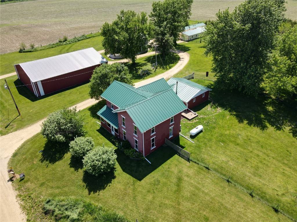2005 220th AVE, Lisbon, IA 52253