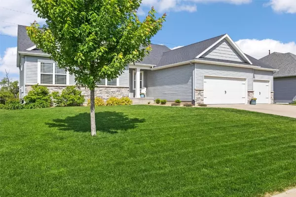 Robins, IA 52328,505 Robinwood DR