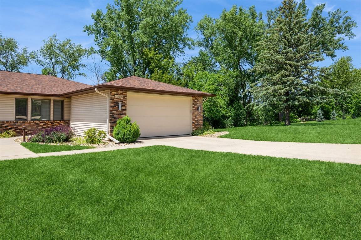 1591 Matterhorn DR NE, Cedar Rapids, IA 52402