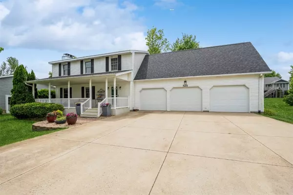 Walford, IA 52351,515 1st ST N