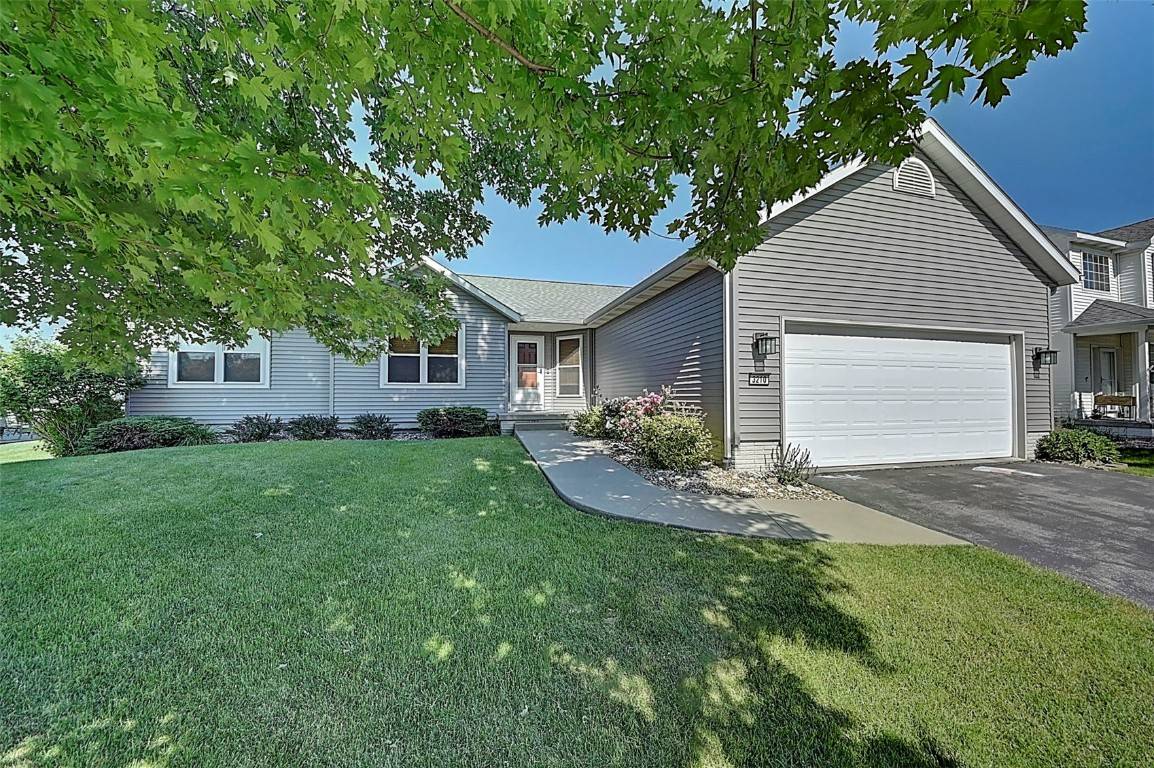 3210 Edgebrooke DR, Marion, IA 52302