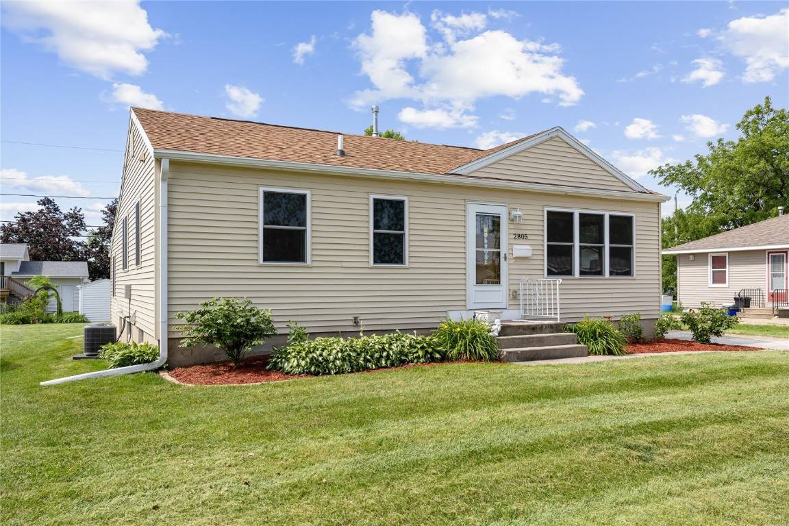 2805 3rd AVE, Marion, IA 52302
