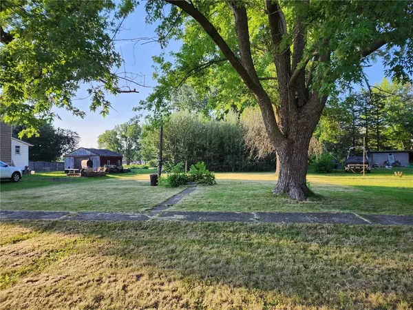 Marengo, IA 52301,E Main St.