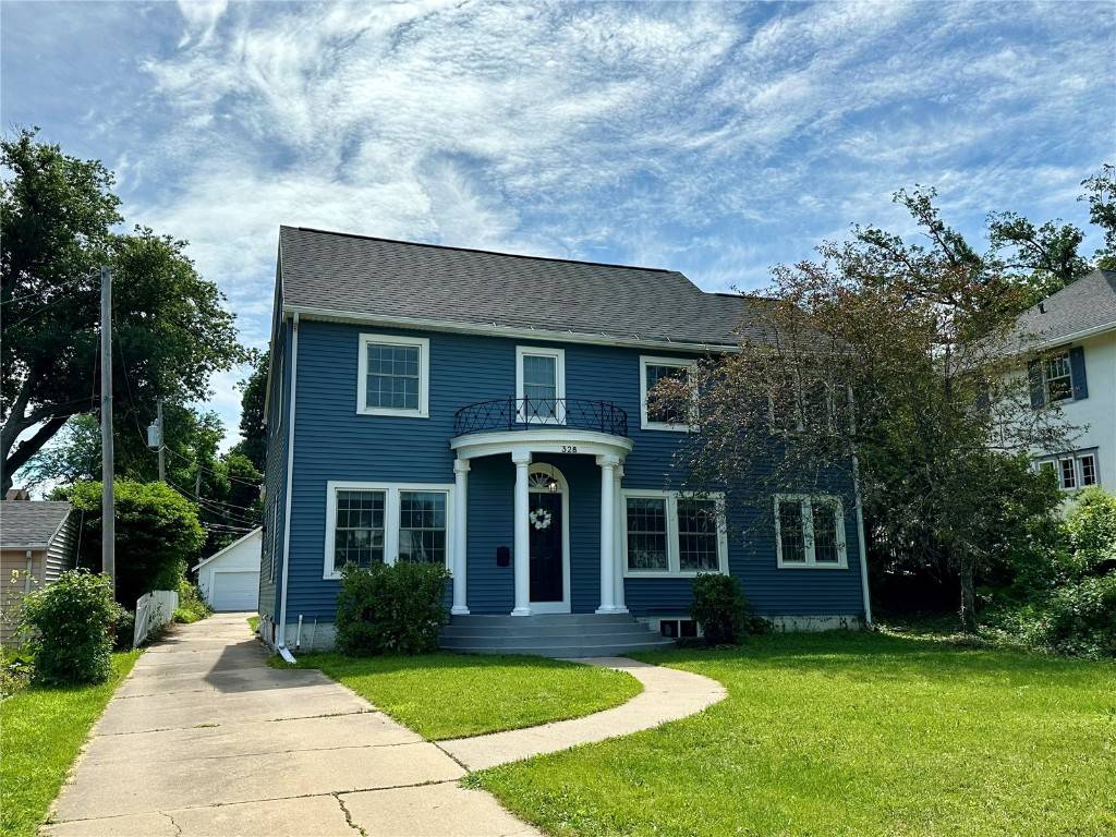 328 Forest DR SE, Cedar Rapids, IA 52403