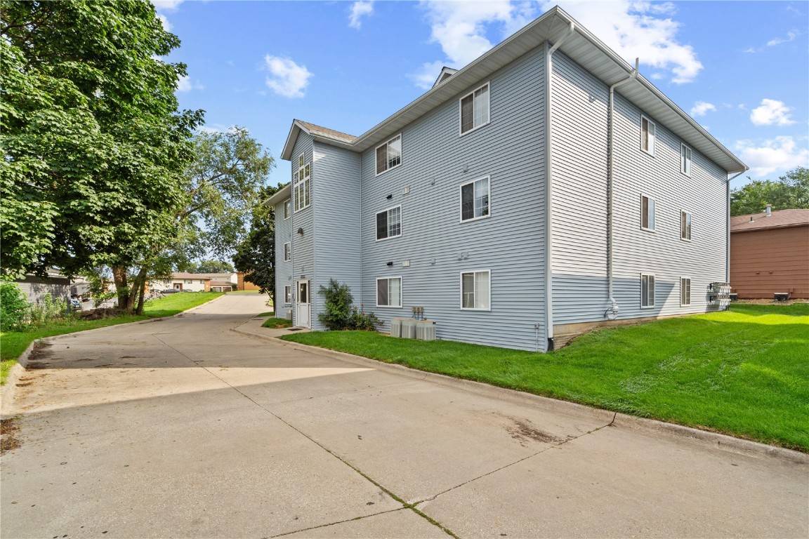 Coralville, IA 52241,930a Boston WAY #4
