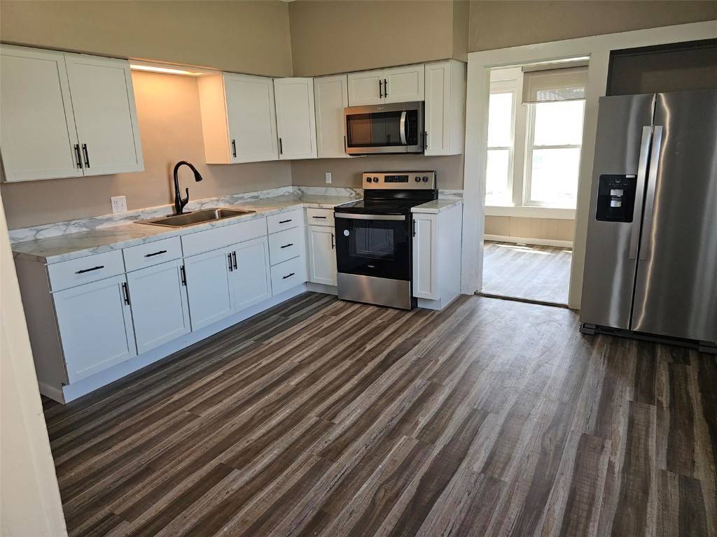 99 4th AVE, Keystone, IA 52249