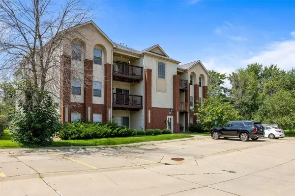 North Liberty, IA 52317,805 Blue Sky Dr #304