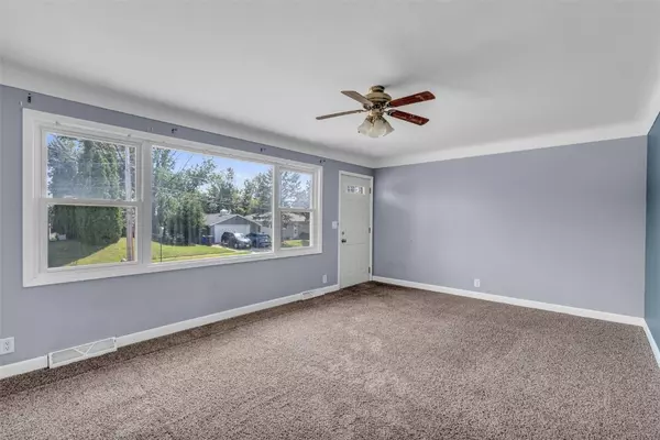 Cedar Rapids, IA 52404,98 33rd