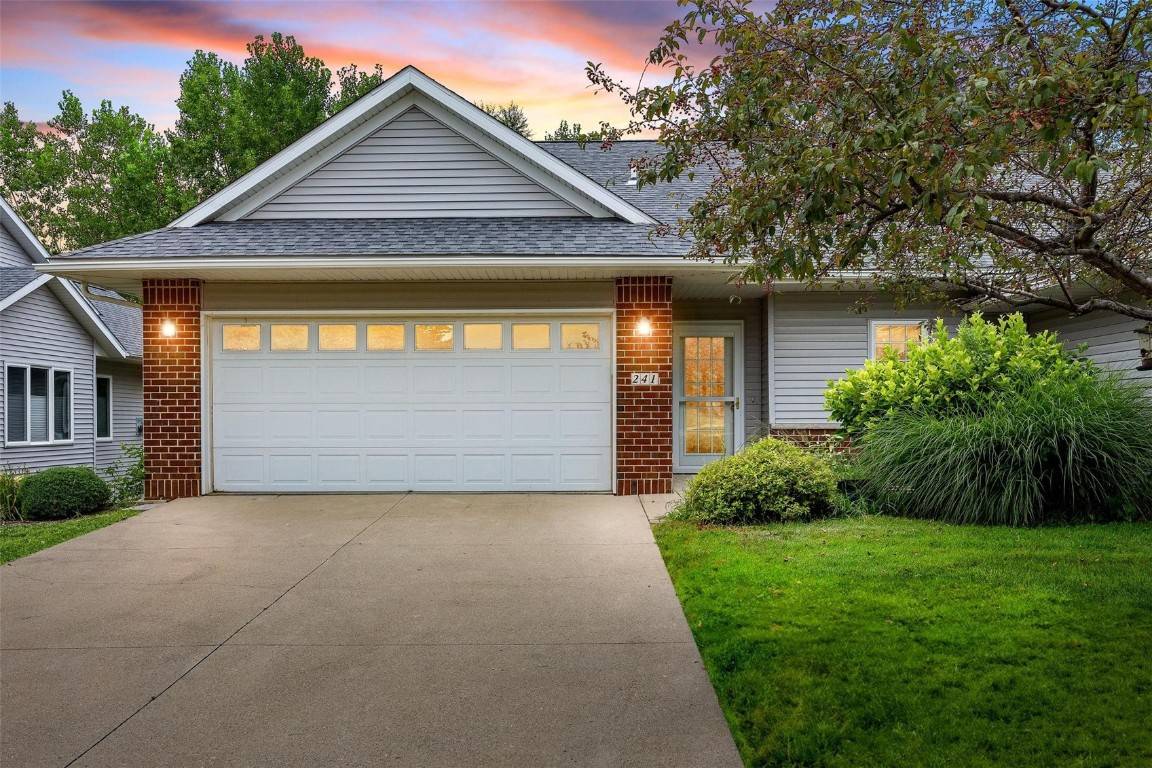 241 Manchester LN, Iowa City, IA 52245