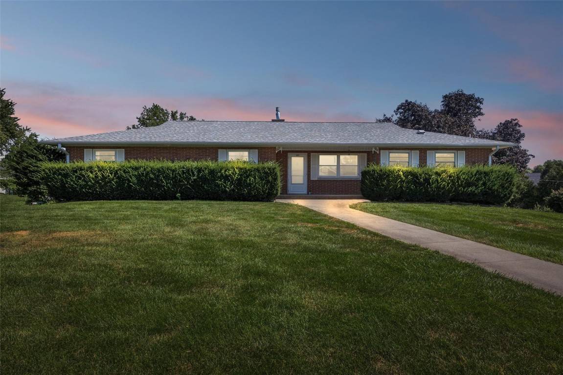 220 Isham DR, Marion, IA 52302