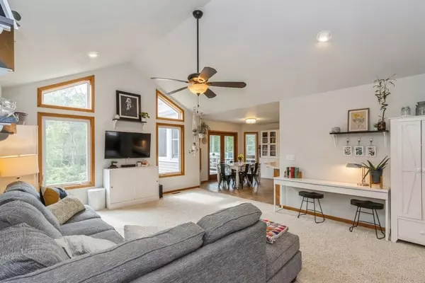 Swisher, IA 52338,1415 Cou Falls RD NW