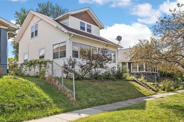 Cedar Rapids, IA 52405,1321 Hinkley AVE NW