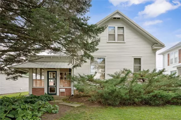 321 N Cedar ST, Monticello, IA 52310