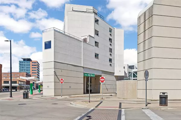 Cedar Rapids, IA 52401,400 1st Street SE #302