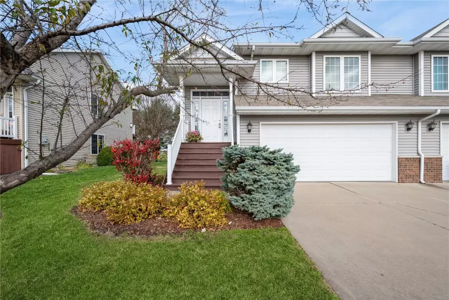 1002 Patton LN, North Liberty, IA 52317