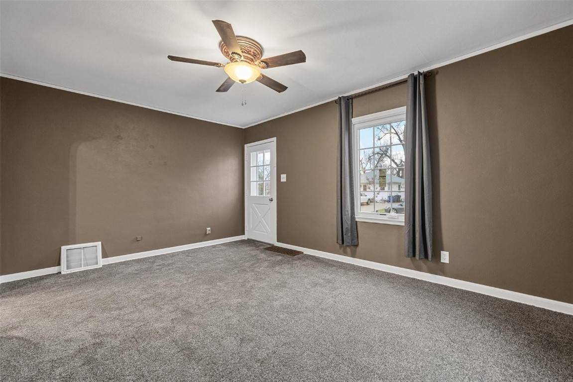 Cedar Rapids, IA 52402,3909 B AVE NE
