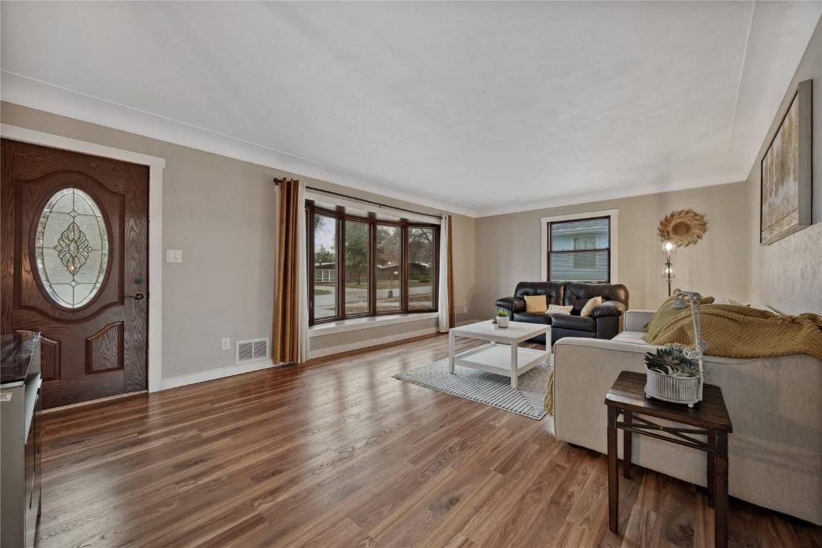 Cedar Rapids, IA 52402,3825 Northwood DR NE