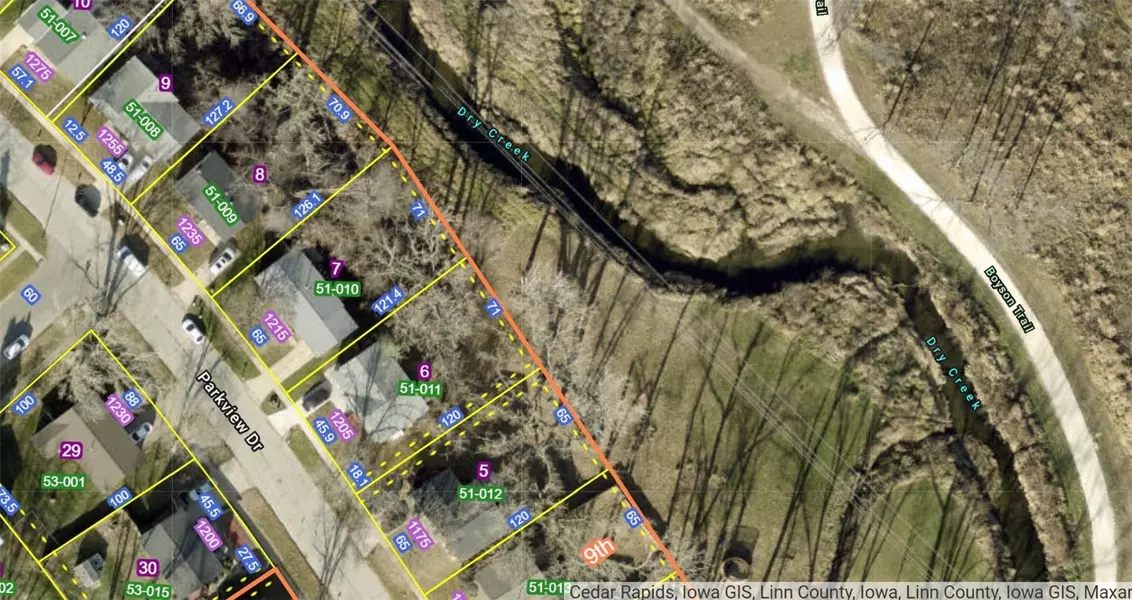 1215 Parkview DR, Marion, IA 52302