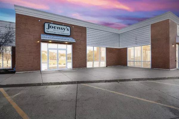 Iowa City, IA 52245,2563 N Dodge ST