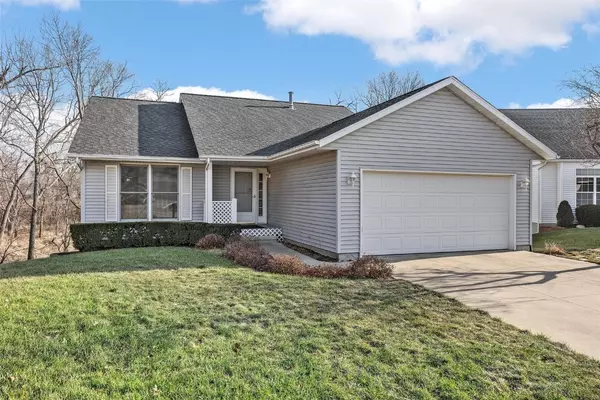 Hiawatha, IA 52233,815 Dry Run Creek CT