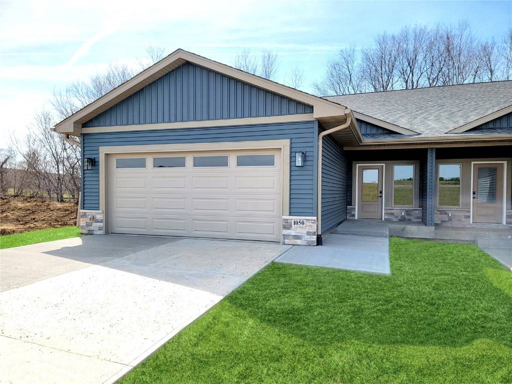 1090 Switchgrass LN, Ely, IA 52227