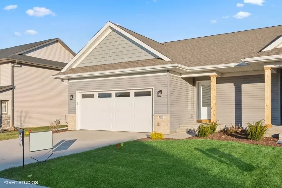 1034 Highland TRL, Solon, IA 52333