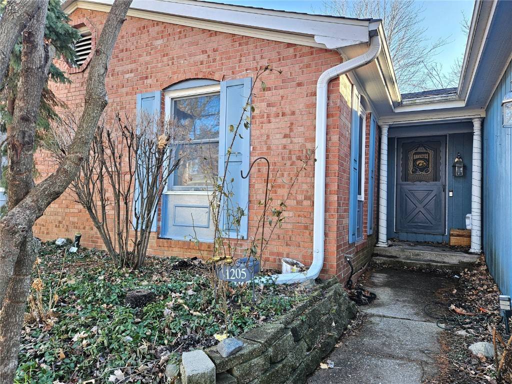Iowa City, IA 52240,1205 Brookwood DR