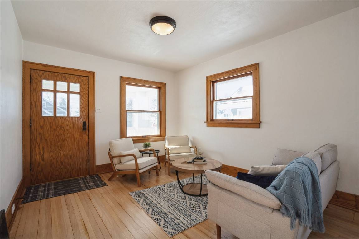 Cedar Rapids, IA 52402,424 34th ST NE