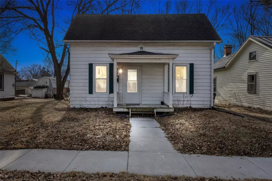 941 E Davenport St, Iowa City, IA 52245